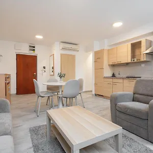 Apartamento D16 - Gozsdu Garden - Location By Bqa, Budapest